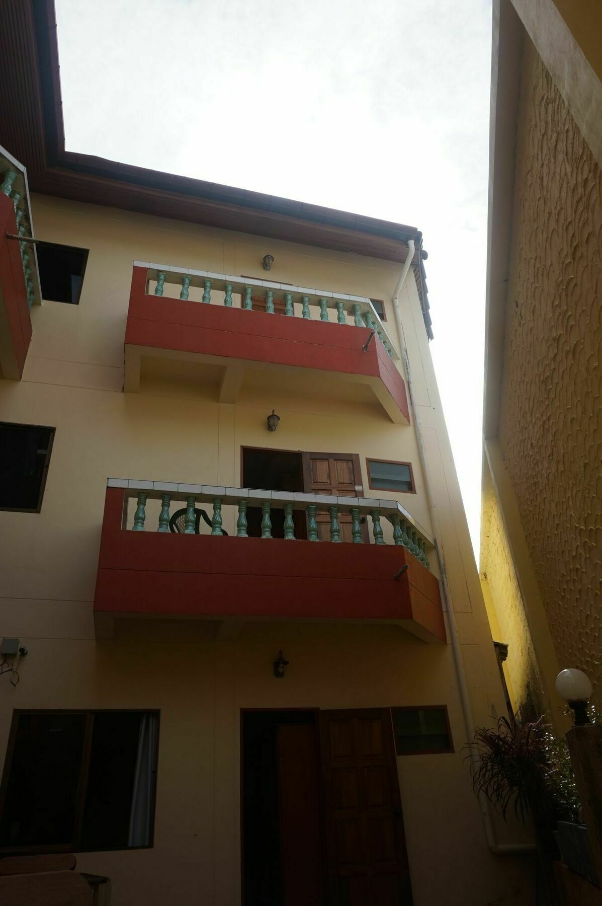 Ban Elephant Blanc Apartment شاطئ كاتا المظهر الخارجي الصورة