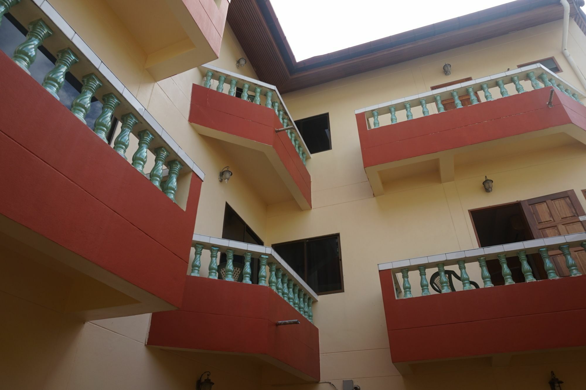 Ban Elephant Blanc Apartment شاطئ كاتا المظهر الخارجي الصورة